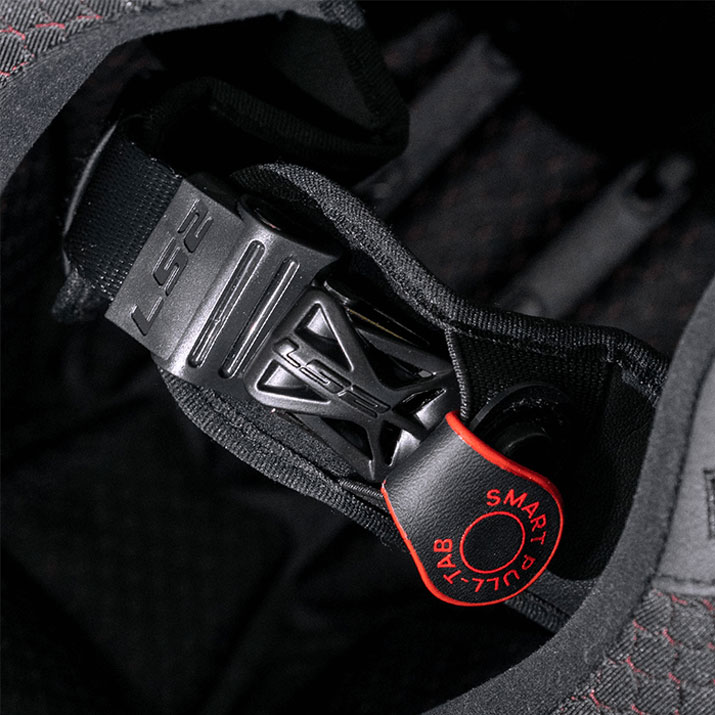 mikroprezka_moto_helma_ls2