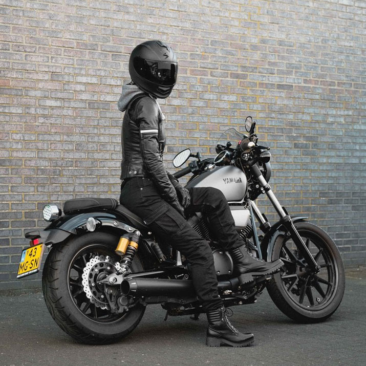 polikarbonatna_moto_kaciga_Škorpion