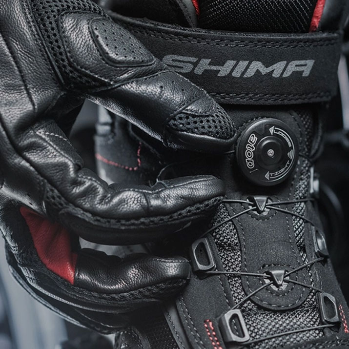 zapinani_atop_moto_boty_shima