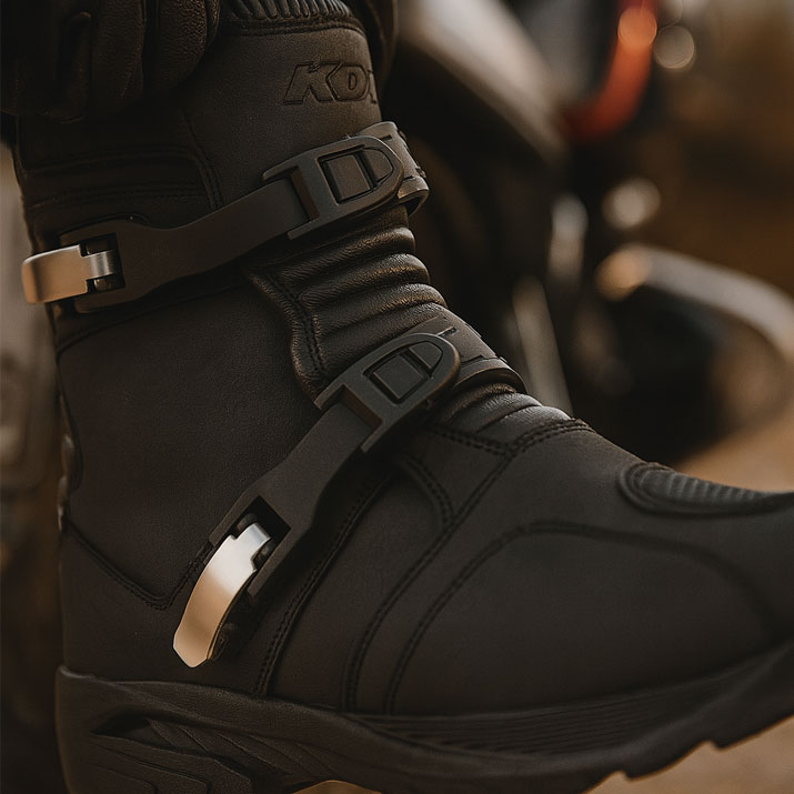 moto_boty_kore_adventure_mid