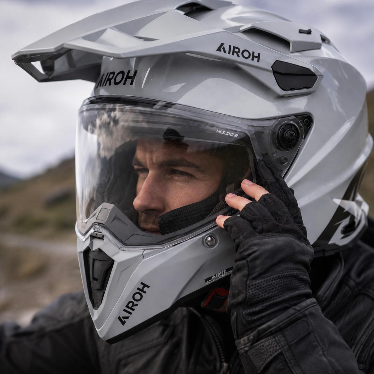 Přilba na motocykl Airoh