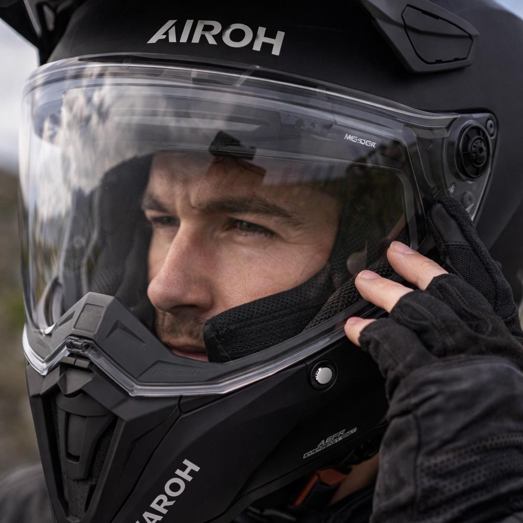 Přilba na motocykl Airoh