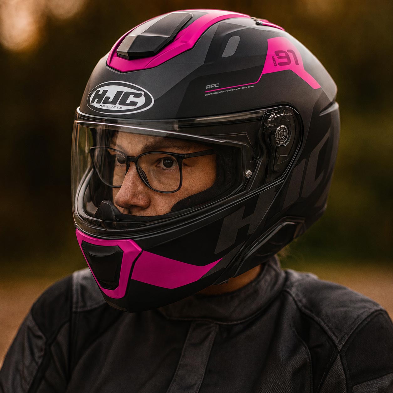 helma na motorku HJC