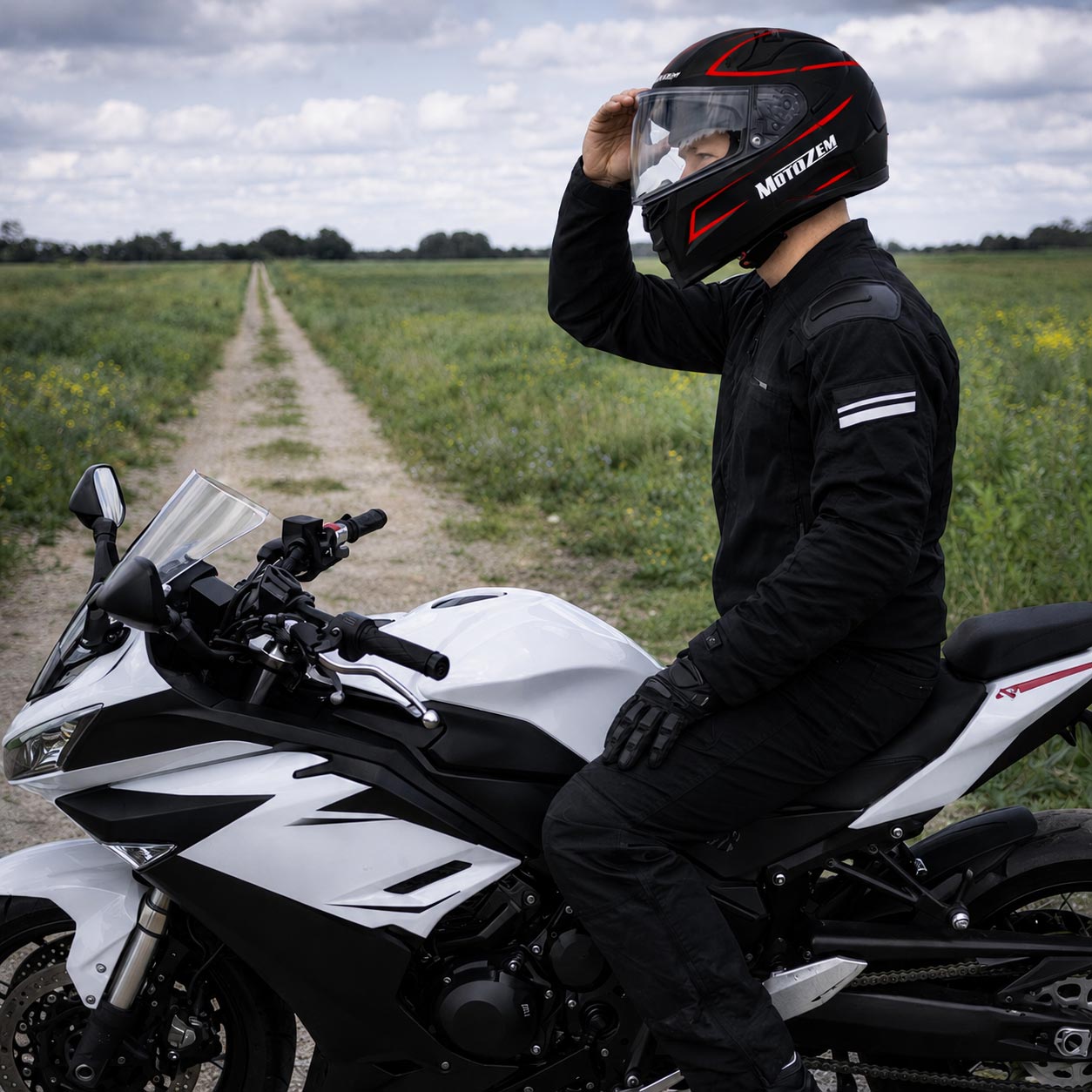 moto přilba Motozem