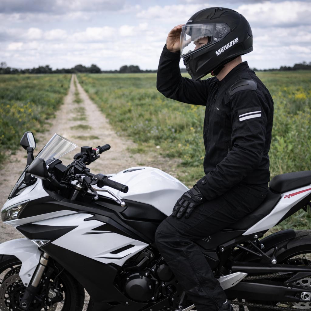 moto přilba Motozem