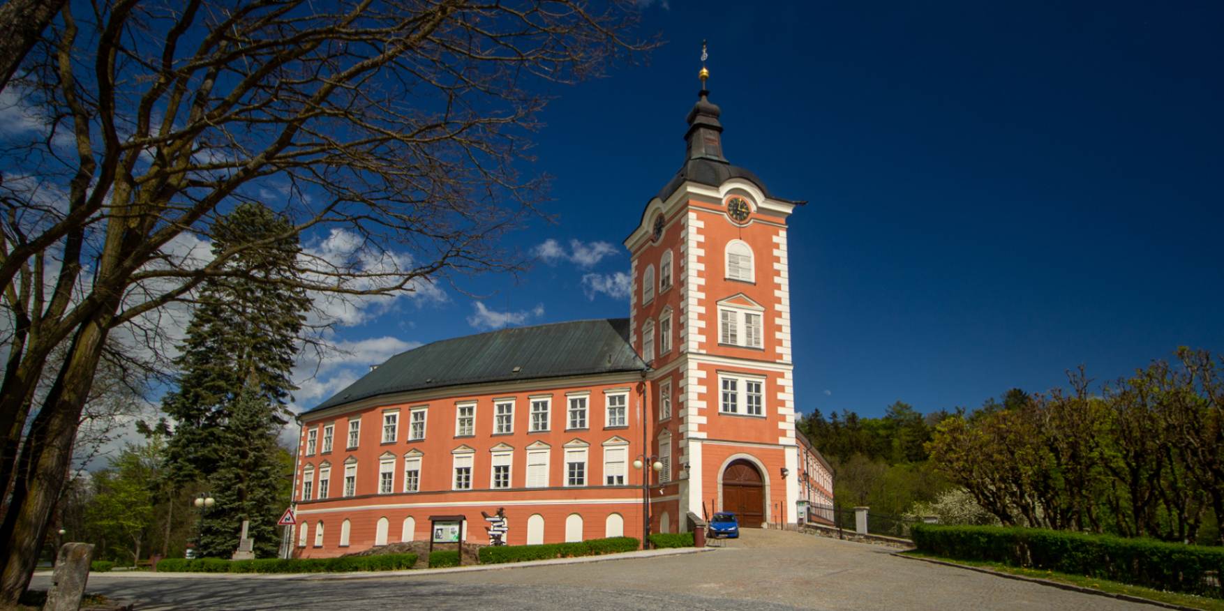 Zámek Kamenice nad Lipou