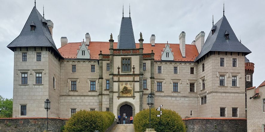 Zámek-Žleby