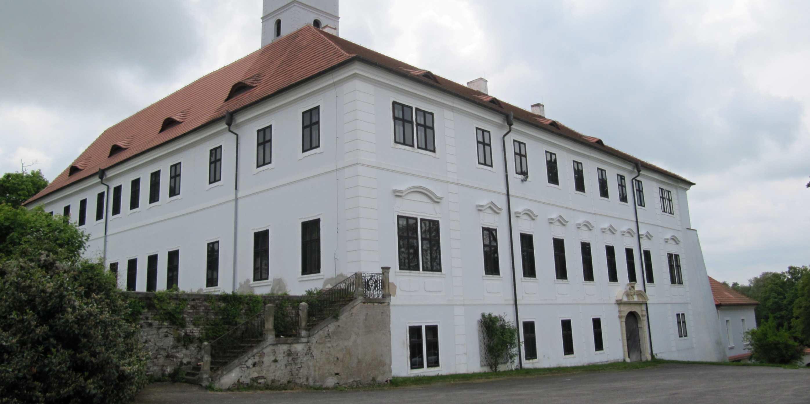 Zámek-Zásmuky