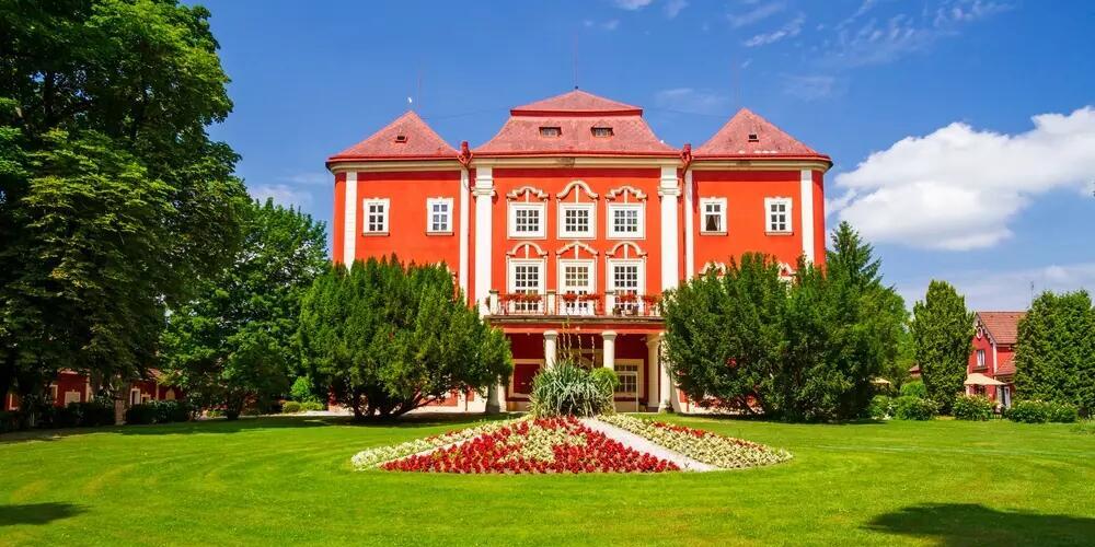 barokní-zámek-Dětenice