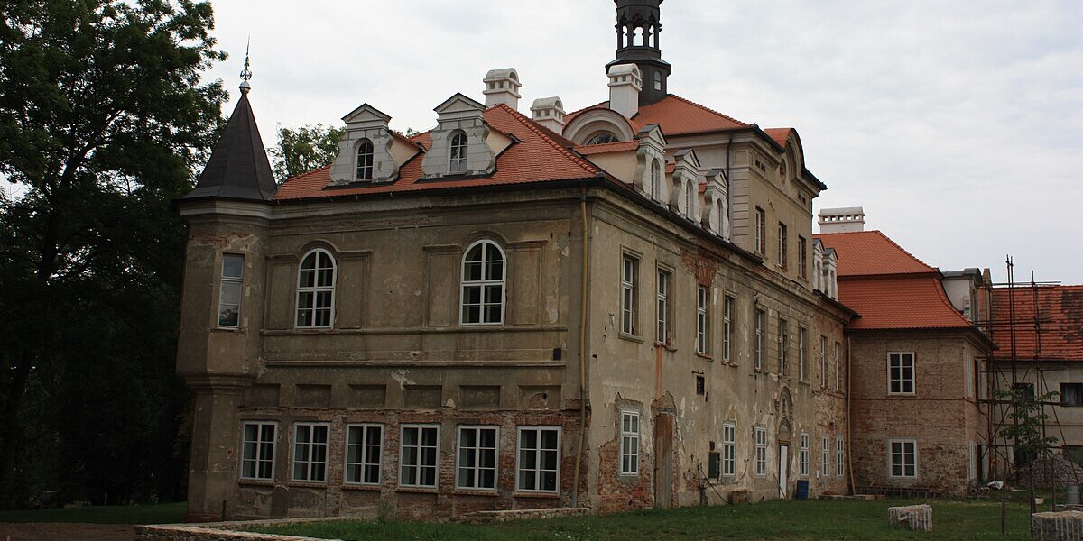 Zámek-Svinaře