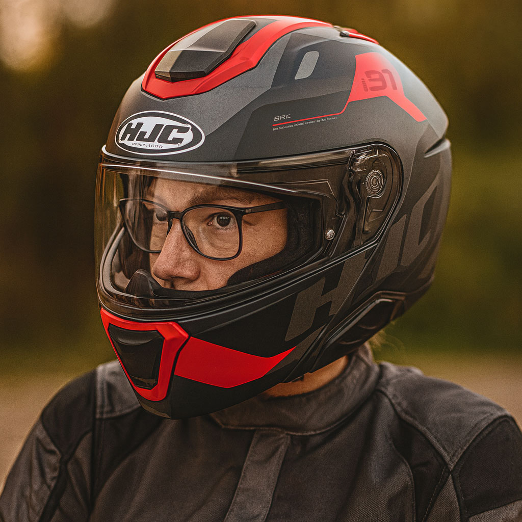 helma na motorku HJC