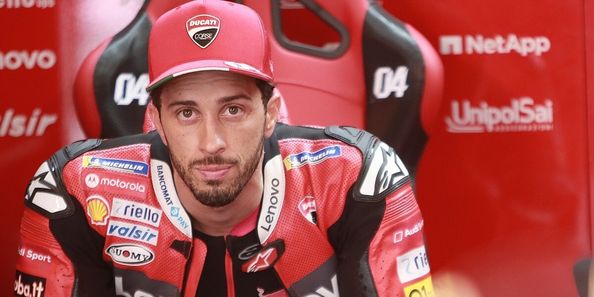 Andrea Dovizioso v Ducati boxu