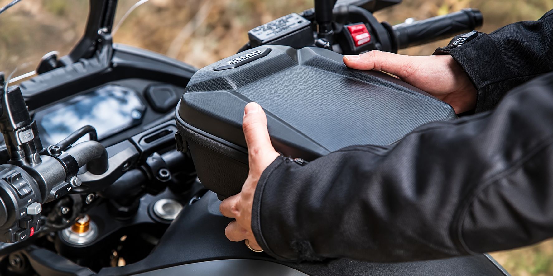Rýchloupínací tankvak jednoducho odnímateľný z motocykla