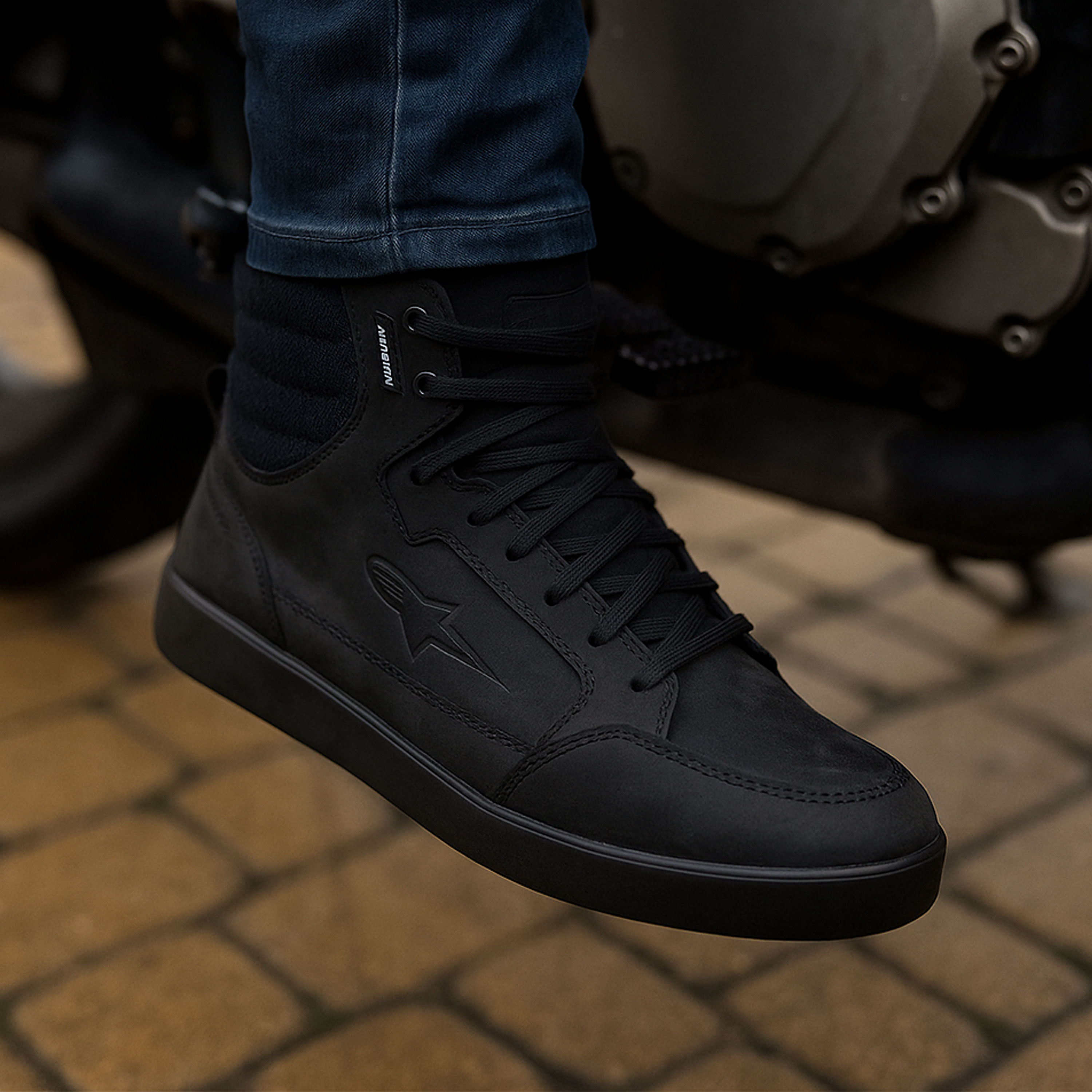 strečové panely motorkářské boty Alpinestars