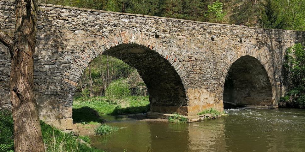 Kamenný most v Rabštejně nad Střelou
